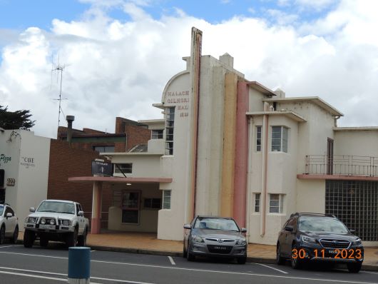 Art Deco in Oberon